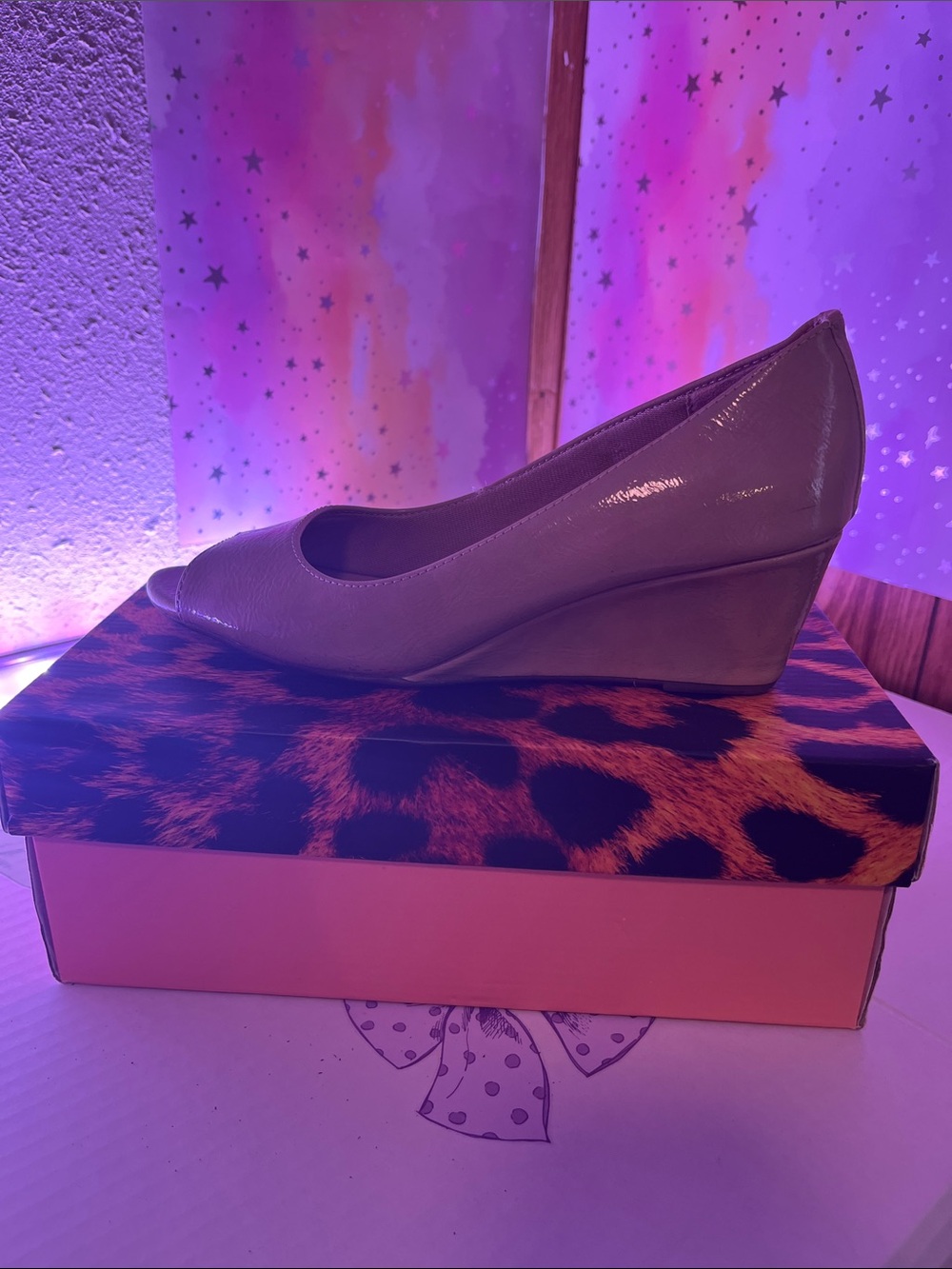 Classic Women’s Wedge Pump in Taupe